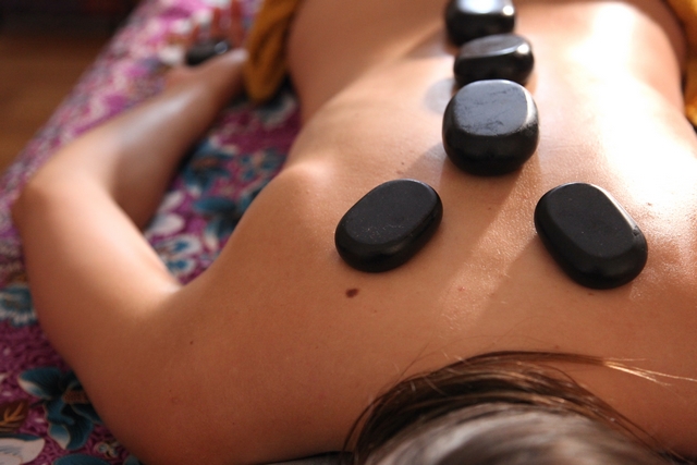 massage_hotstones_Praha_thai_massage_Praha6